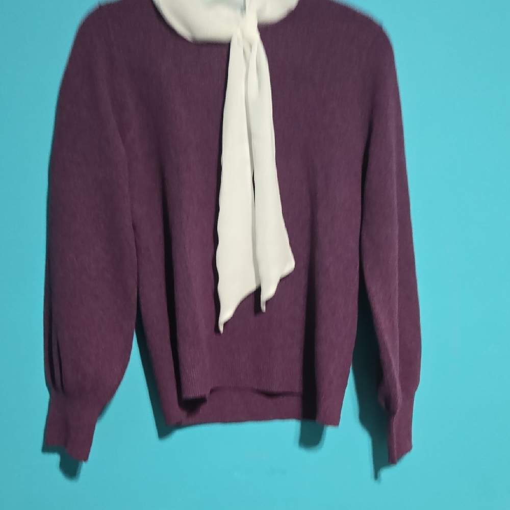 NWT Anne Klein Plum Sweater with White Tie Neck